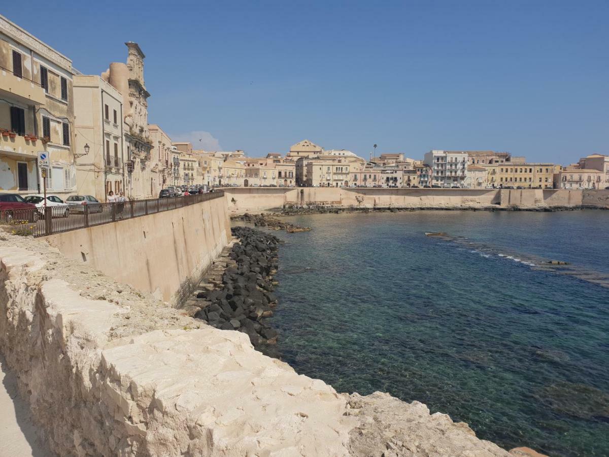 La Casa Di Nonna Dina Villa Syrakusa Exteriör bild