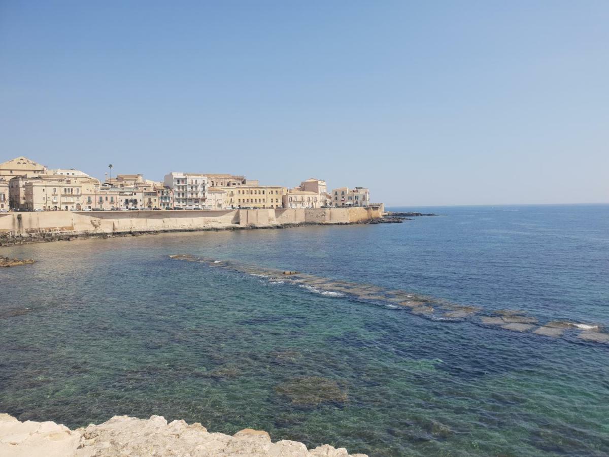 La Casa Di Nonna Dina Villa Syrakusa Exteriör bild